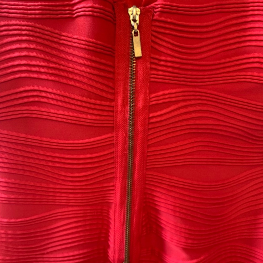 RED BODYCON DRESS! - Picture 2 of 3